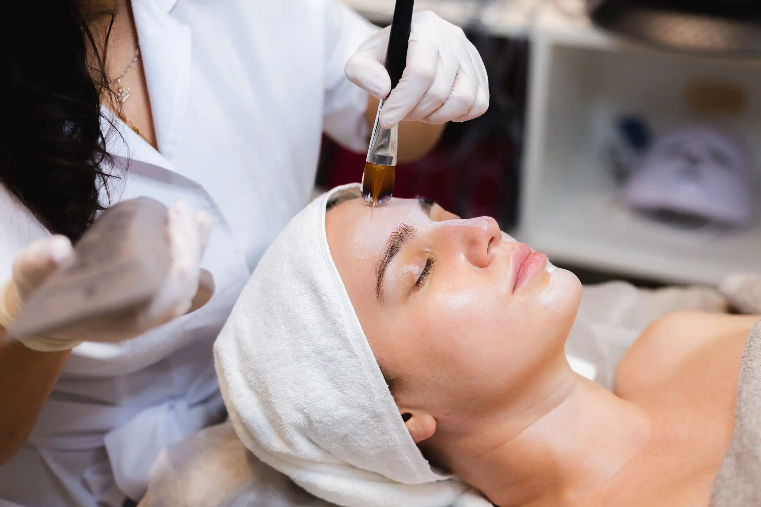 Book Your Jet-Set Glow in Chicago